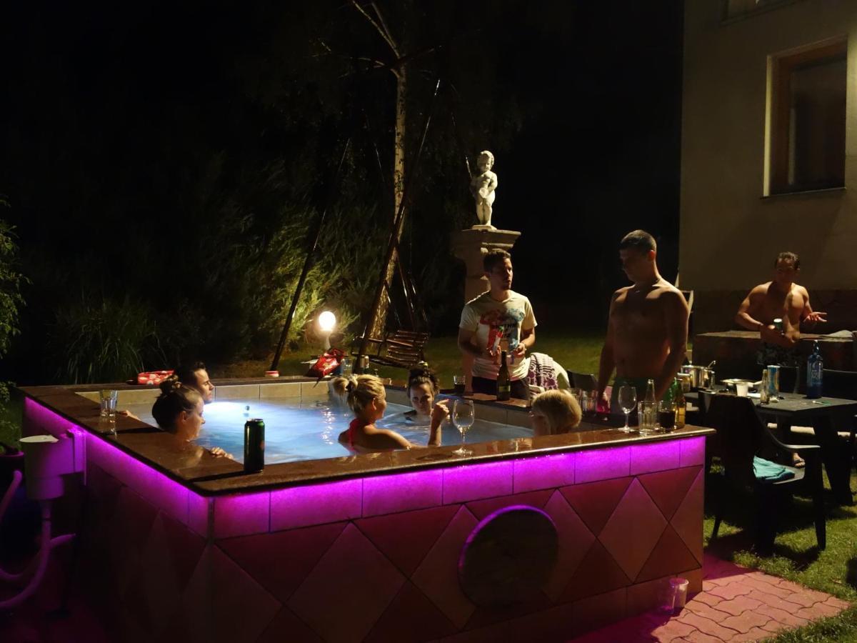 Pilis Hills View Deluxe House With Pool & Ac Near Bp Villa Pilisszentivan Buitenkant foto